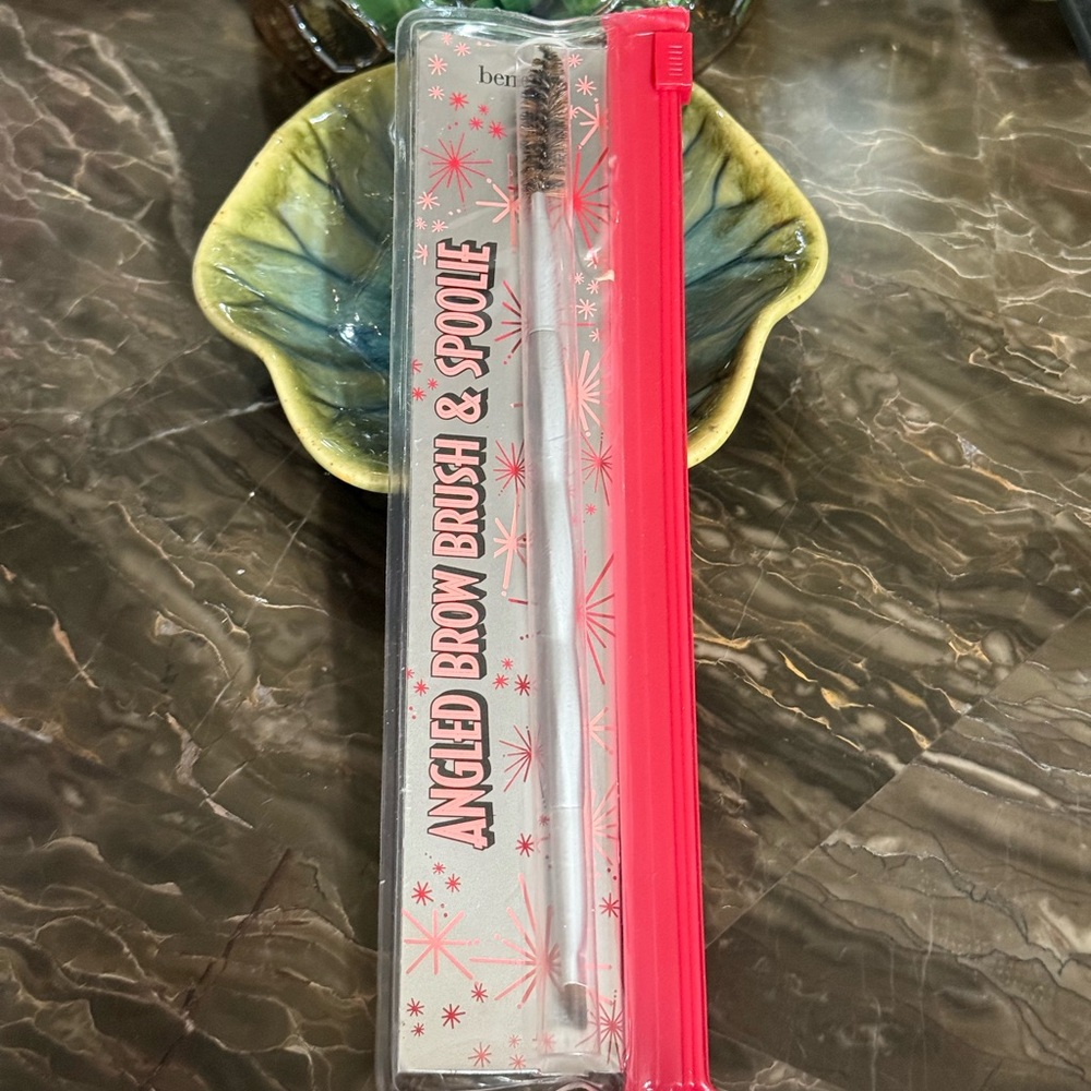 Benefit: Dual-Ended Angled Eyebrow Brush
